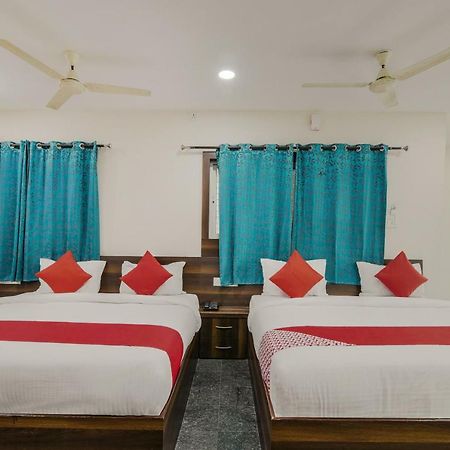 Neema Residency Hotel Анантапур Екстериор снимка