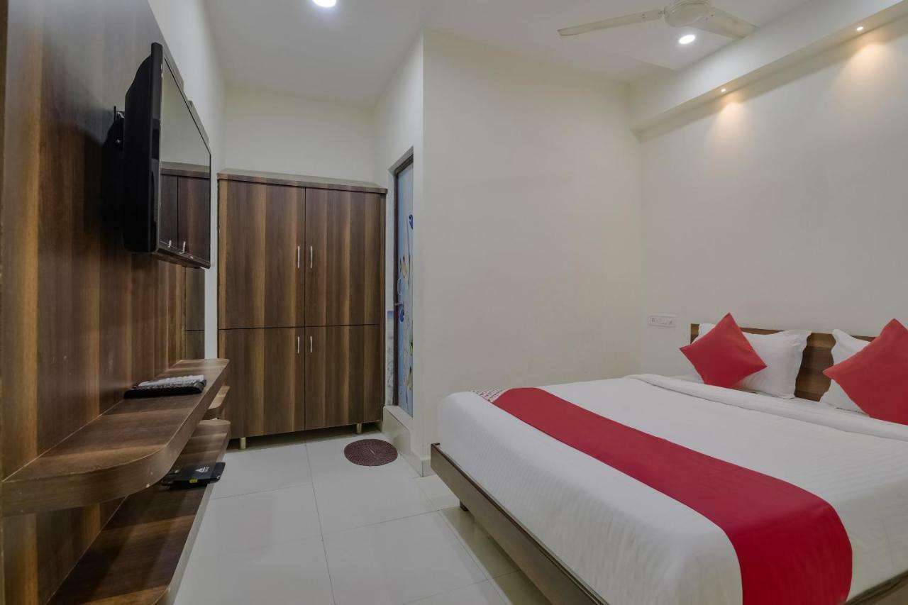 Neema Residency Hotel Анантапур Екстериор снимка