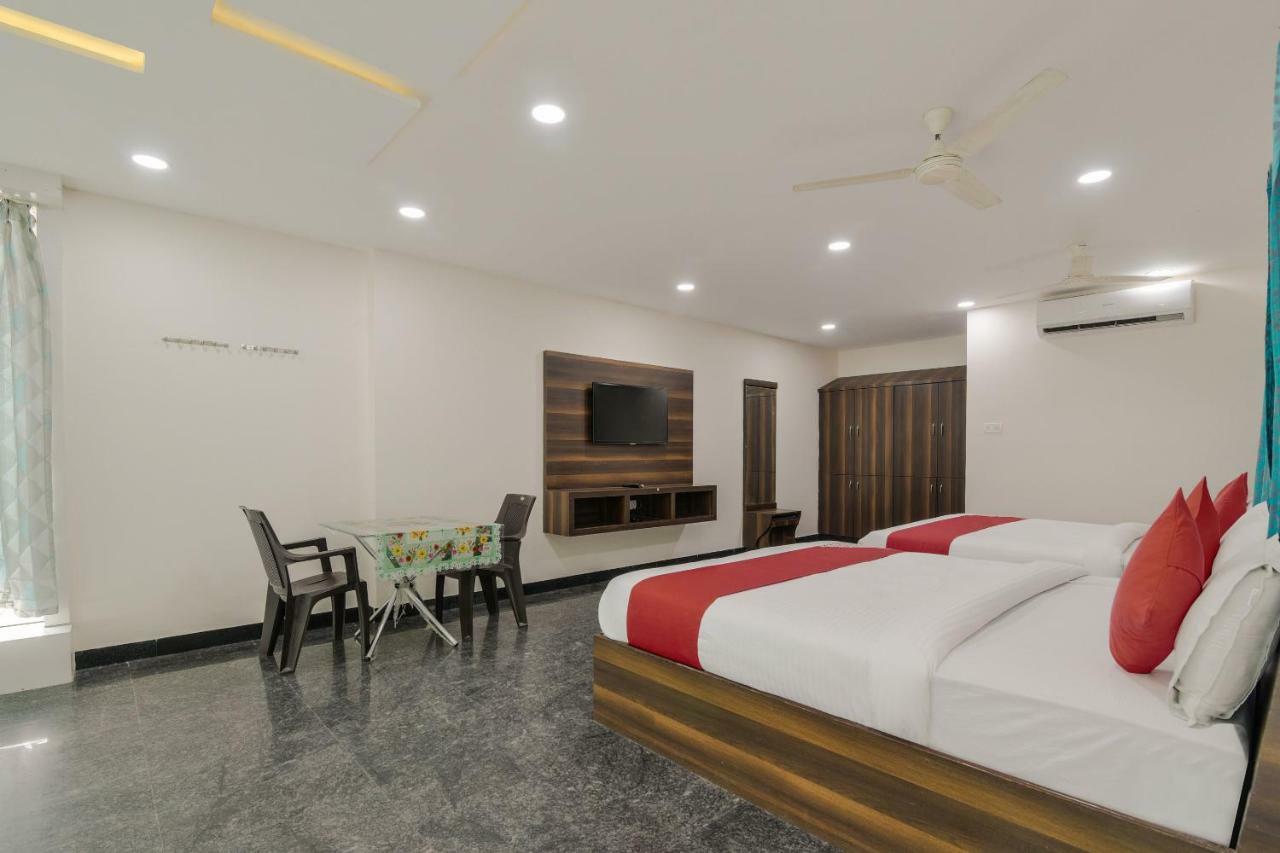 Neema Residency Hotel Анантапур Екстериор снимка