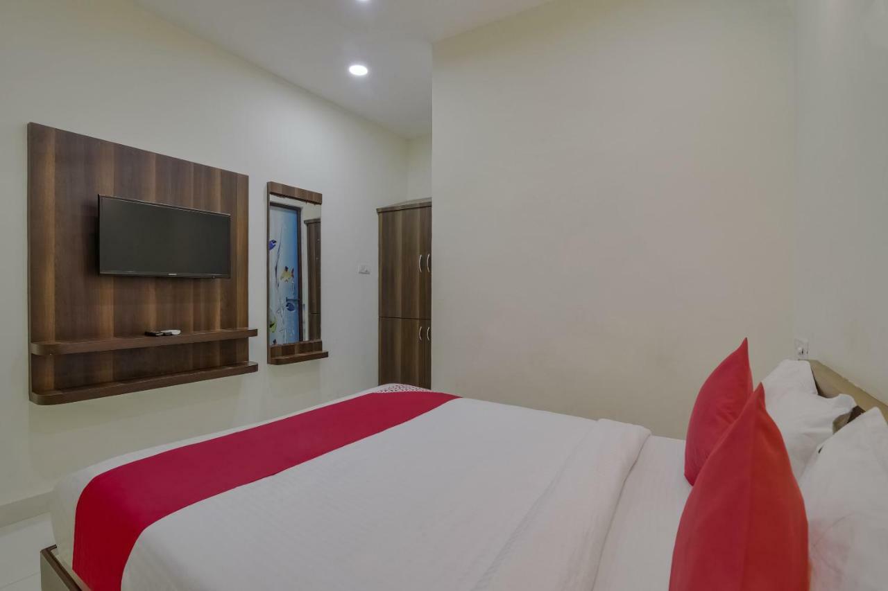 Neema Residency Hotel Анантапур Екстериор снимка