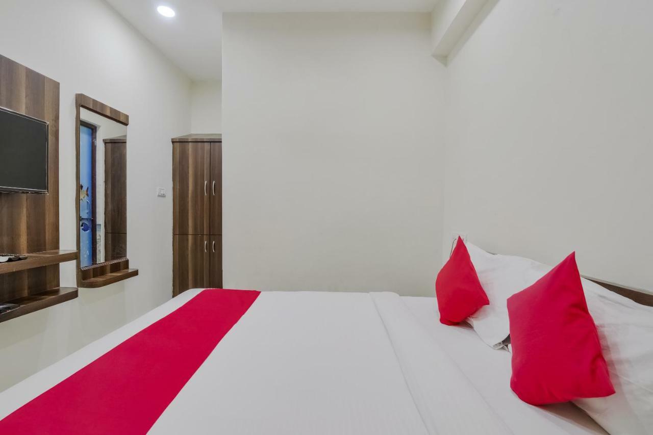 Neema Residency Hotel Анантапур Екстериор снимка