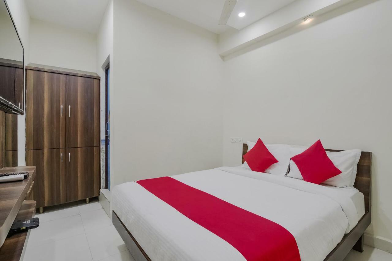 Neema Residency Hotel Анантапур Екстериор снимка