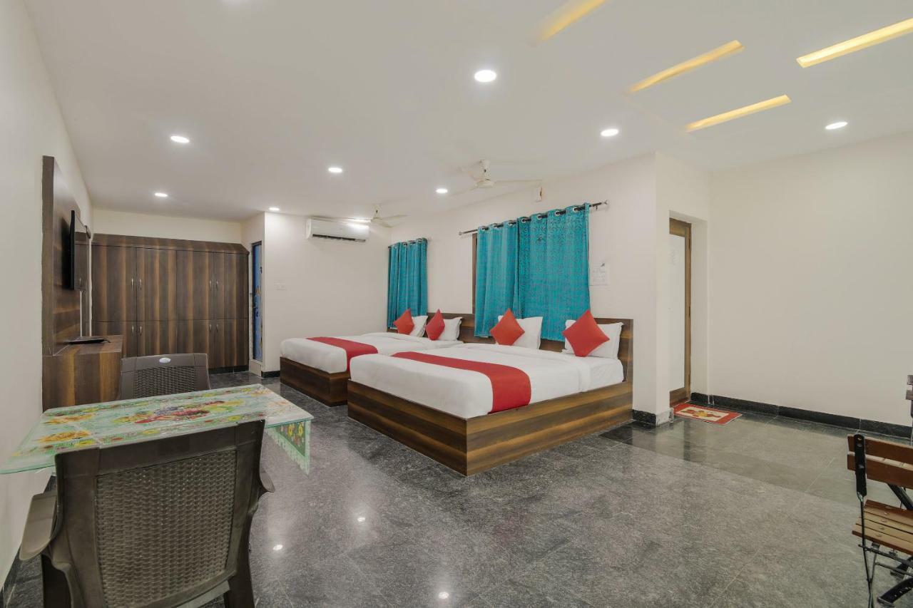 Neema Residency Hotel Анантапур Екстериор снимка