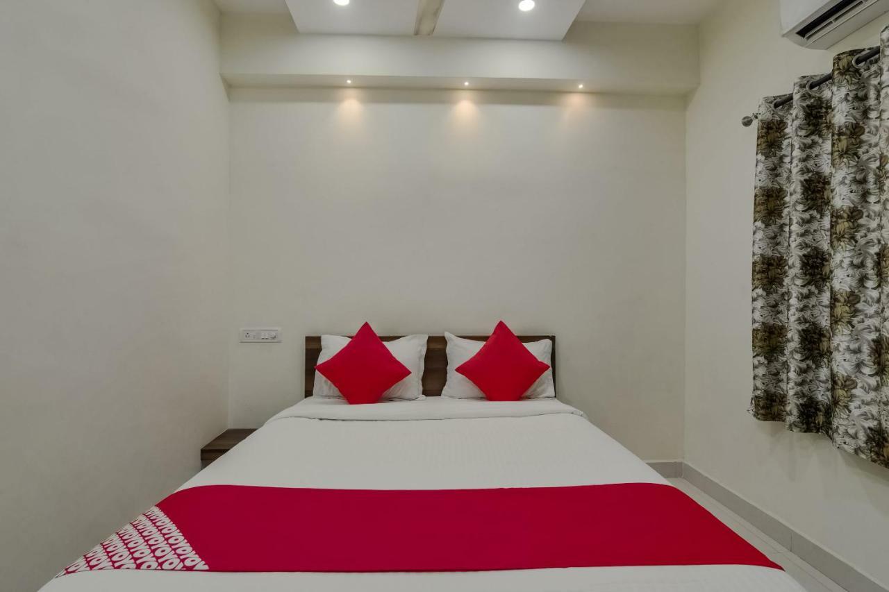 Neema Residency Hotel Анантапур Екстериор снимка
