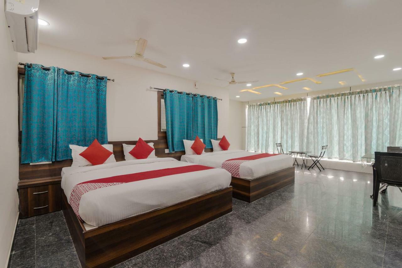 Neema Residency Hotel Анантапур Екстериор снимка